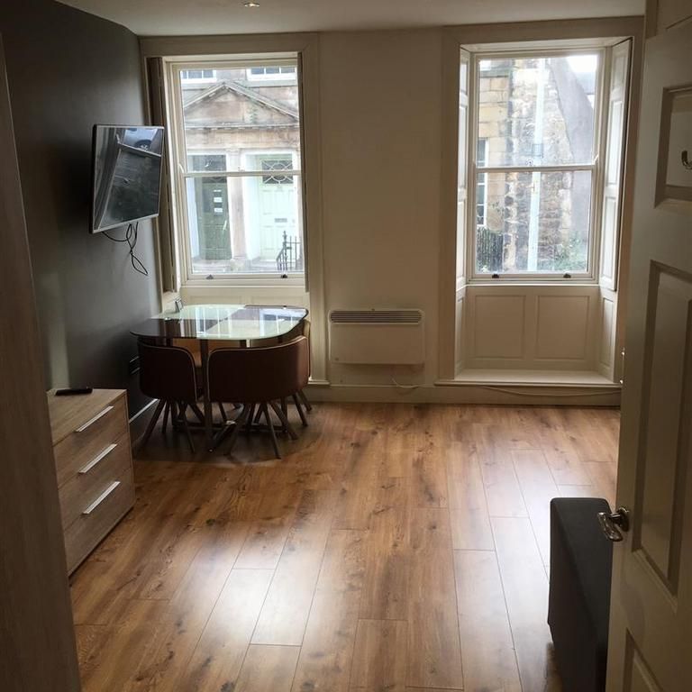 1 bedroom private hall to rent - Photo 1