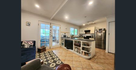 Light-filled three-bedroom home in a peaceful Bundanoon pocket - Photo 5