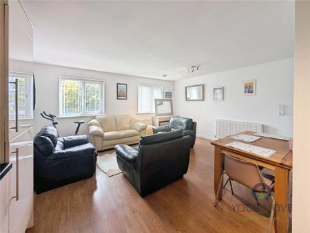 2 bedroom flat to rent - Photo 5