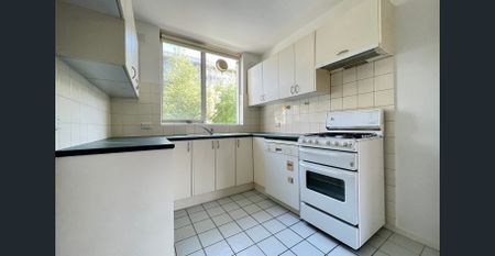 Two bedroom beauty. - Photo 2