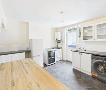 2 bedroom terraced house to rent - Photo 2