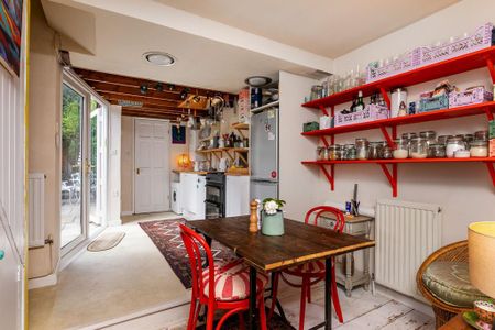 2 bedroom end of terrace house to rent - Photo 5