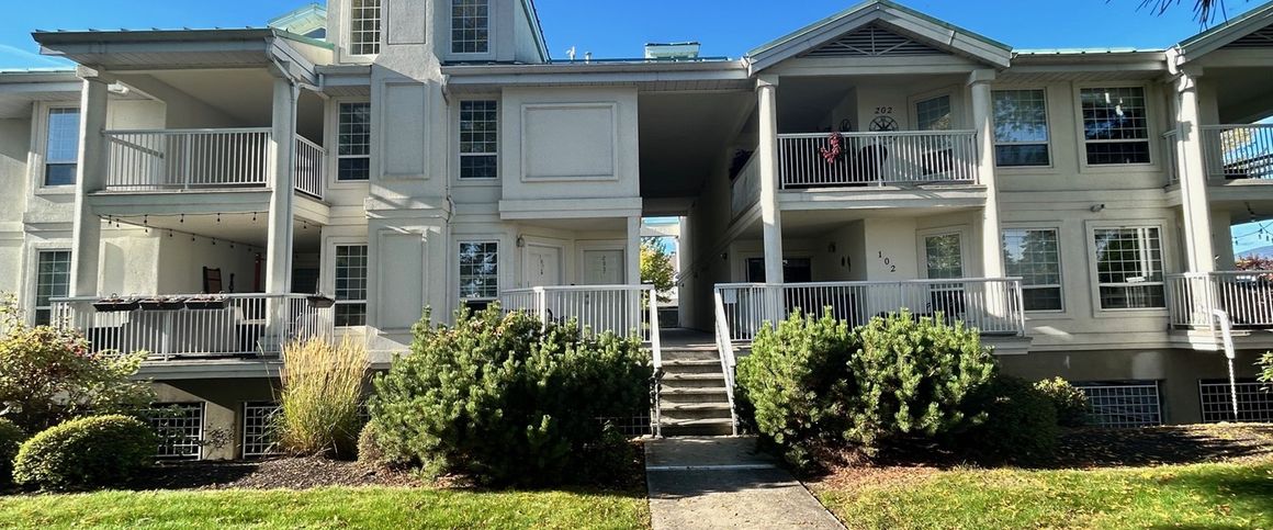 Central 2 Bed, 2 Bath Townhouse, A/C, gas Fireplace - Photo 1