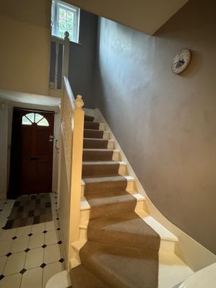 1 Bed Detached House, London, W3 - Photo 1