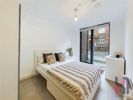 3 bedroom flat to rent - Photo 3