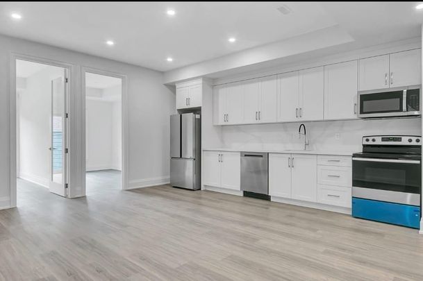 For Lease - 5 Antonio Court, Toronto, Ontario - Photo 1