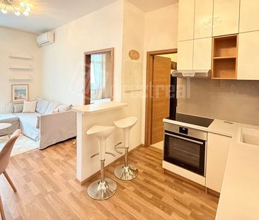DIRECTREAL|Klimatizovaný, zariadený 2 izb.byt s veľkou lódžiou, piv... - Photo 3