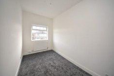 3 bed House - End Terrace for Rent - Photo 3