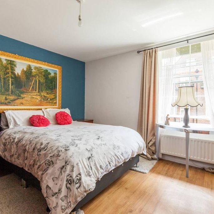 3 bedroom flat to rent - Photo 1