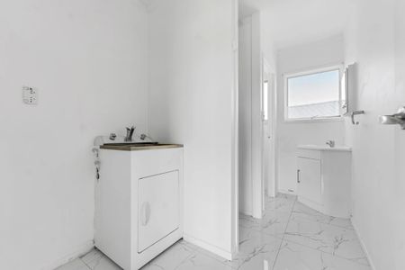 Luke Street Living in the Heart of Otahuhu - Photo 4