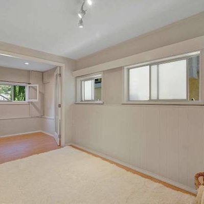 Ground floor unit in well maintained home in Cambie Village - Photo 4