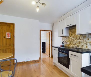 2 bedroom terraced house to rent - Photo 5