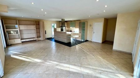 Location Maison 4 pièces 112m² HURIGNY 71870 - Photo 4