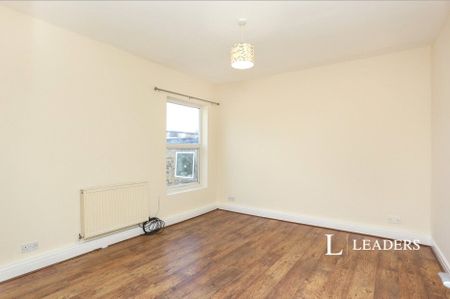 3 bedroom apartment to rent Sundridge Parade, Plaistow Lane, Bromley, BR1 - Photo 2