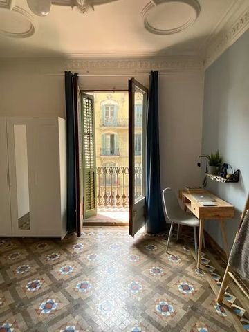 Carrer de Balmes, Barcelona, Catalonia 08008 - Photo 3