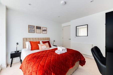 5 bedroom semi-detached house to rent - Photo 4