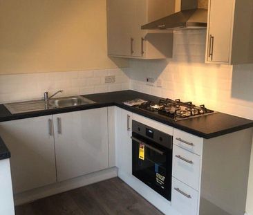2 bedroom semi-detached house to rent - Photo 5