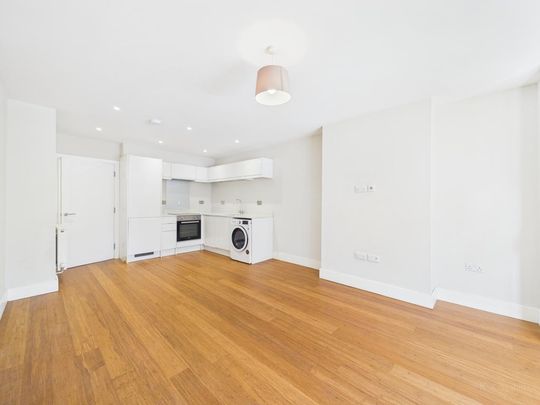 2 bedroom ground floor maisonette to rent - Photo 1