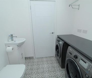 3 bedroom semi-detached house to rent - Photo 4