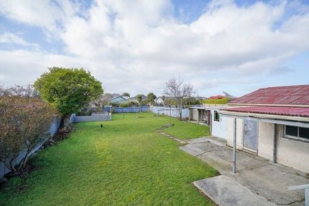 Strathern, 3 bedrooms, $550 pw - Photo 3