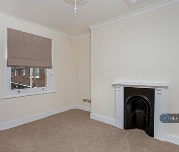 3 bedroom end of terrace house to rent - Photo 4