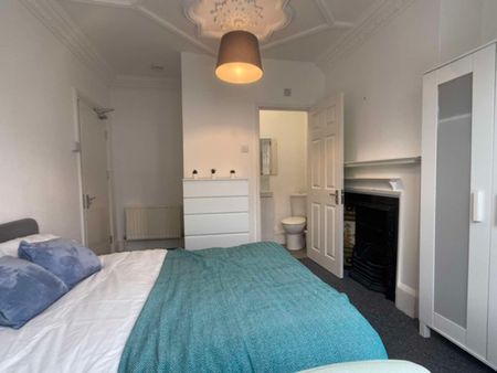 Lovely professional house share in Southampton Centre Room 1 - Photo 5