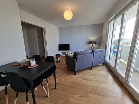 Location Appartement 5 pièces 83m² - Photo 3