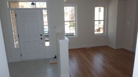 For Lease - 25 Amherst Circle, Vaughan, Ontario - Photo 3