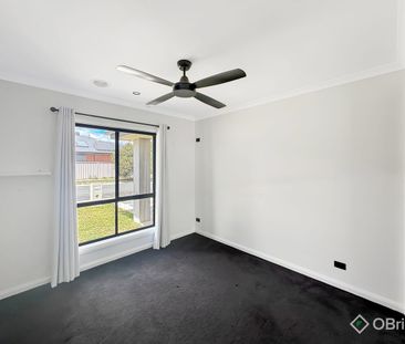 Spacious, Modern & Ready to Enjoy - Photo 5