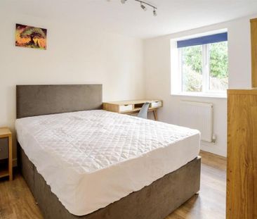 1 bedroom in a house share to rent - Photo 6