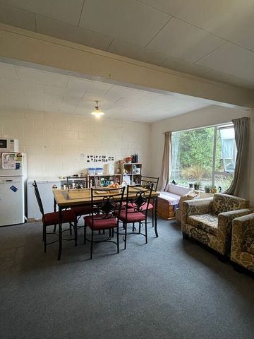 Modern student flat handy to campus - Photo 4