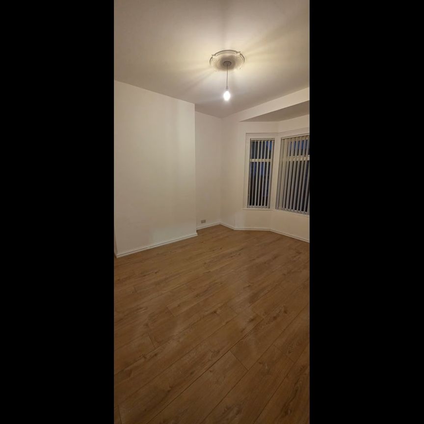 3 Bed End Terrace, Woodhall Road, L13 - Photo 1