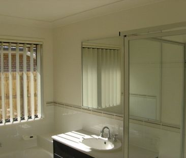 Air Conditioned Private 4 Bedroom Home - Photo 1