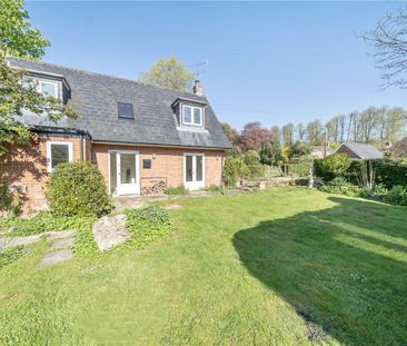 A two-bedroom cottage with driveway and garage in Oare village. - Photo 5