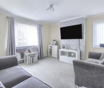 2 bedroom end of terrace house to rent - Photo 5