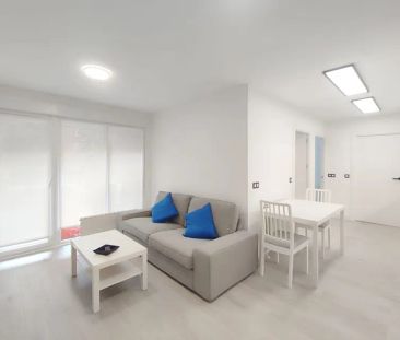 Alquiler de piso en Calle Autonomia, 57 - Photo 2