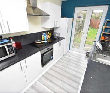 5 bedroom house to rent - Photo 1