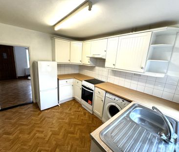 Duke Street, Milton Keynes, Aspley Guise - Photo 1