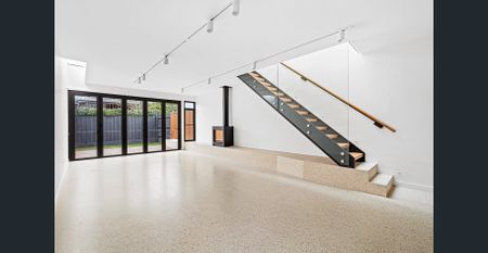 Victorian Beauty - Photo 4