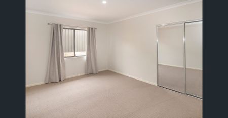 Charming New Home - Photo 3