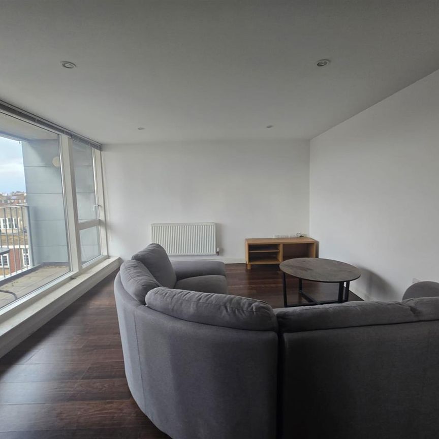 Cambridge Crescent, London E2 - Photo 1