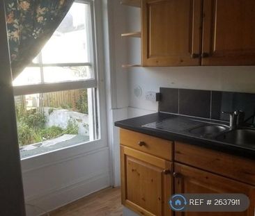 1 bedroom in a flat share to rent - Photo 6