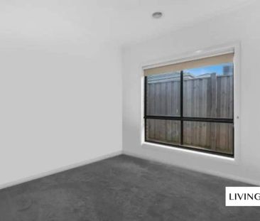 “Immaculate Family Living in the Heart of Point Cook” - Photo 2