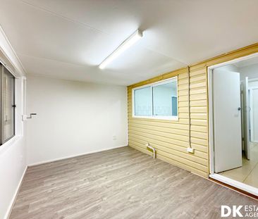 Just Renovated And Ready To Move In - Photo 4