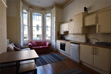 4 bedroom semi-detached house to rent - Photo 5