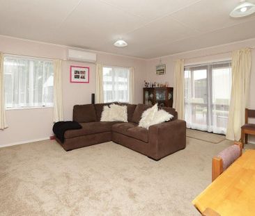 Charming Fitzroy 2BR house with North facing Deck - Photo 1