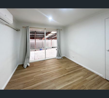44 Strafford Avenue, Cranbourne, Vic 3977 - Photo 2