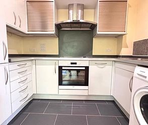 The Pines, Puckle Lane, CT1 3HE, Canterbury - Photo 2