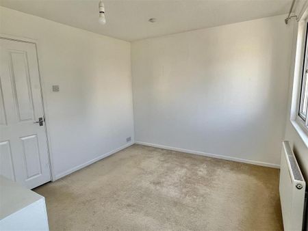 2 bedroom semi-detached house to rent - Photo 4