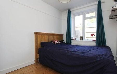 Harvey Gardens, London, SE7 - Photo 4